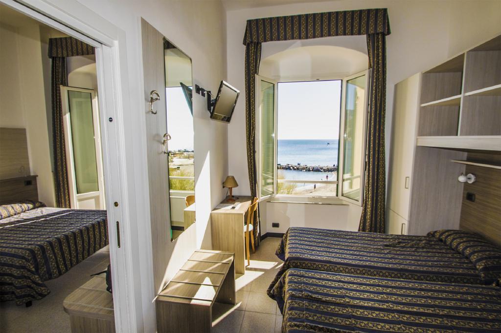 Hotel Baia Monterosso al Mare Buitenkant foto