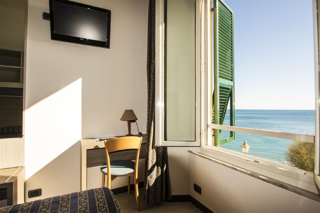 Hotel Baia Monterosso al Mare Buitenkant foto
